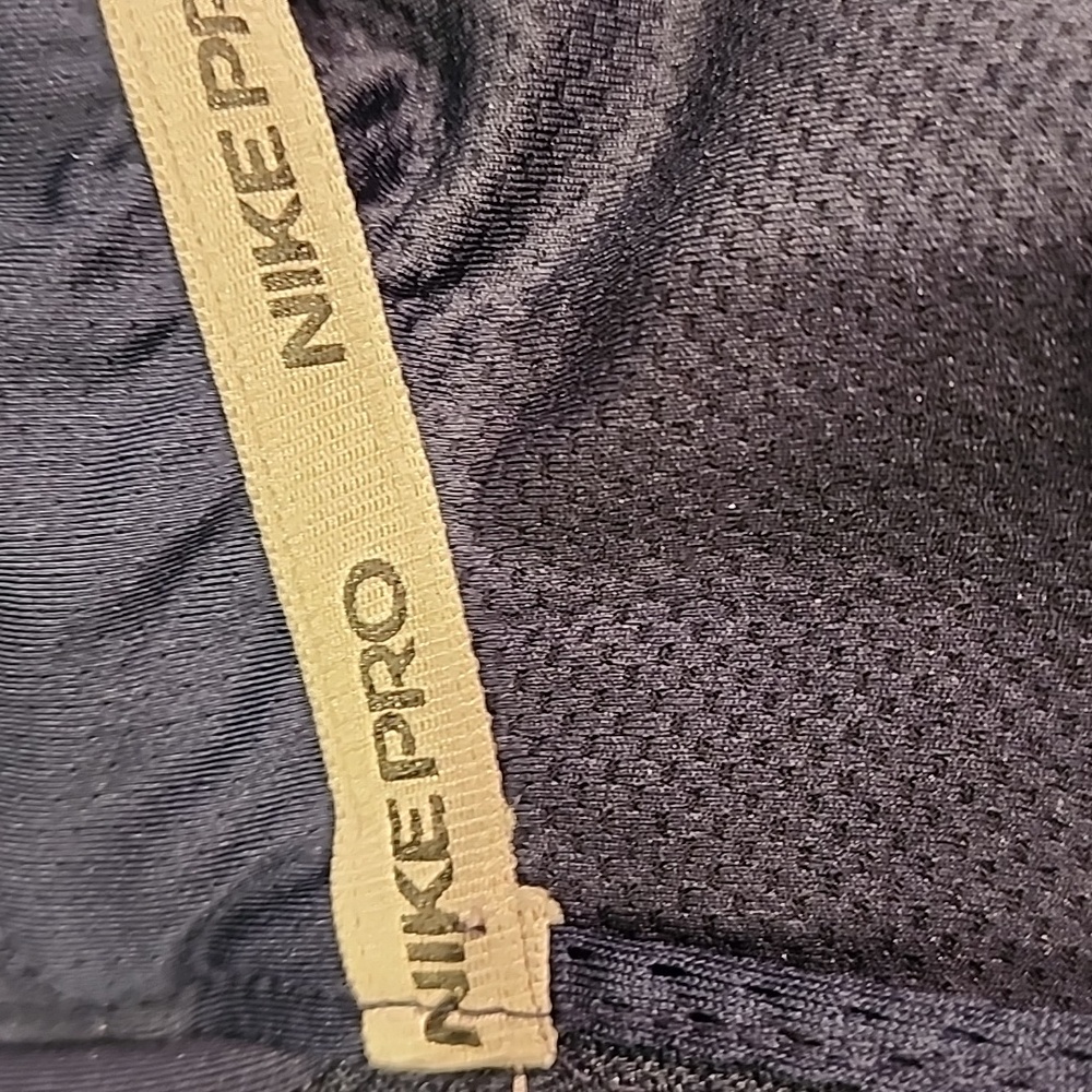 Nike Pro Dri Fit zippered hooded jacket - Picture 9 of 12